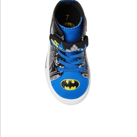 Batman Logo Casual High-Top Sneaker (Toddler Boys) - Picture 6 of 12